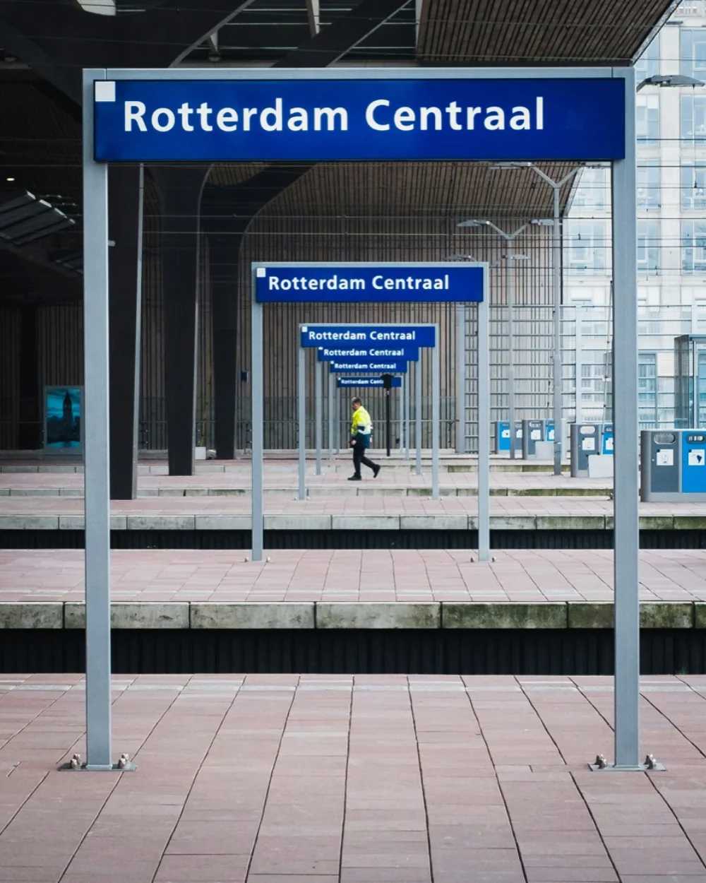 Perron van station Rotterdam Centraal.